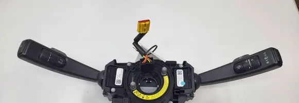 Volvo S60 Wiper turn signal indicator stalk/switch 31343218 31394001 31394004
