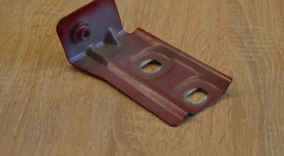 Fender mounting bracket