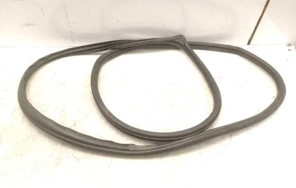 Mazda 5 Front door rubber seal 