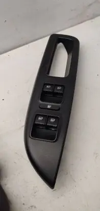 Skoda Octavia Mk2 (1Z) Front door window switch trim 1Z1867171