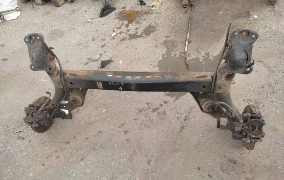 Volkswagen Golf VII Rear axle beam 