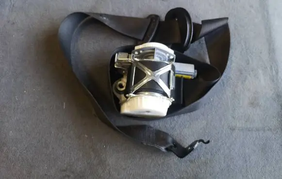 BMW 4 F32 F33 Front seatbelt 34019804