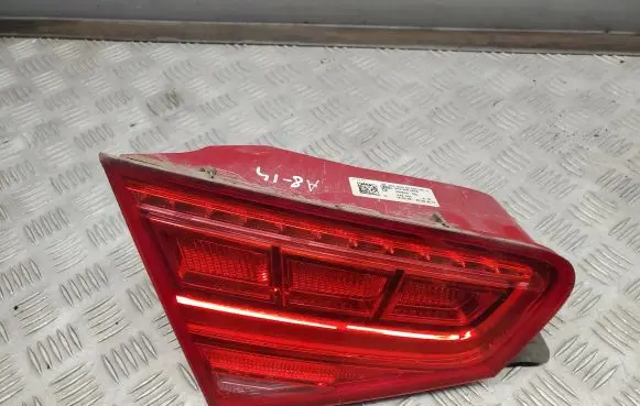 Audi A8 S8 D4 4H Tailgate rear/tail lights 4H0945093A