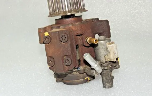 Ford Focus Fuel injection high pressure pump RMAV6Q9A543CB AV6Q9A543CB