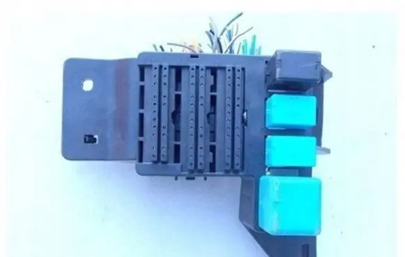 Pontiac Vibe Relay mounting block 