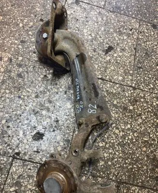 Skoda Octavia Mk2 (1Z) Rear wheel hub