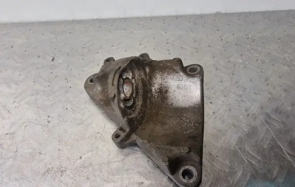 Audi A6 S6 C5 4B Gearbox mounting bracket 4B0399114C