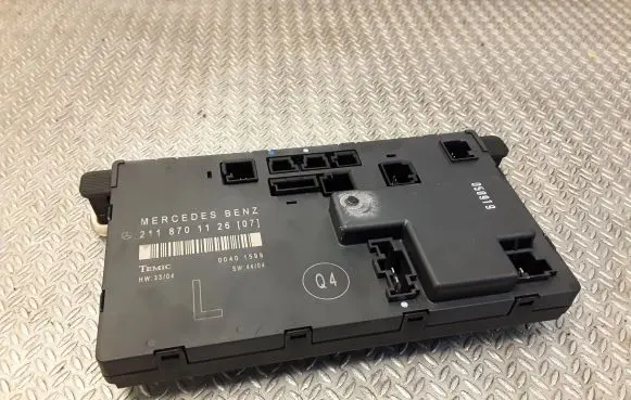 Mercedes-Benz E W211 Door control unit/module 2118701126 A2118701126
