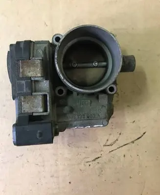 Volkswagen Golf Plus Throttle valve 03C133062A
