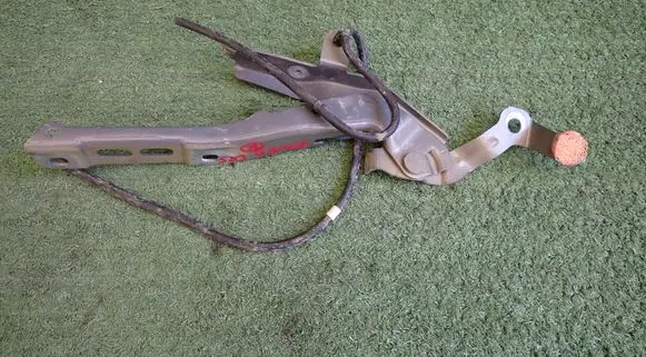 Peugeot 2008 II Engine bonnet/hood hinges