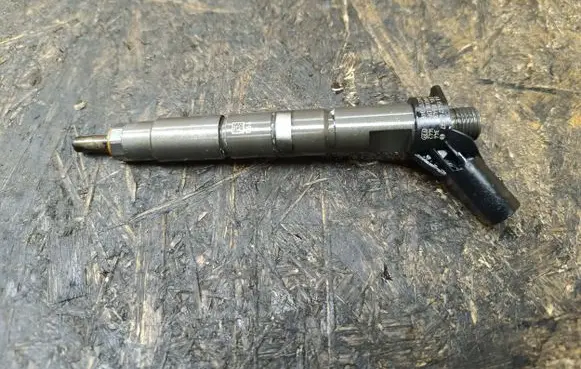 Mercedes-Benz E W213 Fuel injector A6540700187 1730405643 0445117048