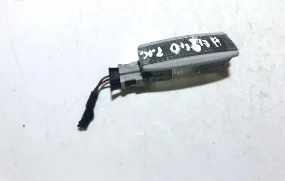 Volkswagen PASSAT B5 Other interior light 3b0947113