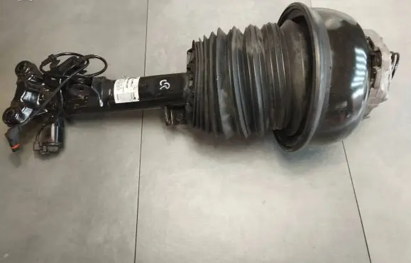 Mercedes-Benz CLS C218 X218 Front shock absorber/damper 2183260800