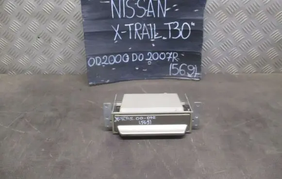 Nissan X-Trail T30 Glove box set 68475W2000