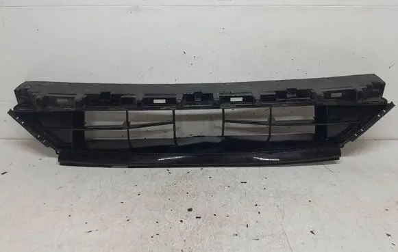 Ford Kuga III Front bumper lower grill LV4B17K945S LV4B17K945A