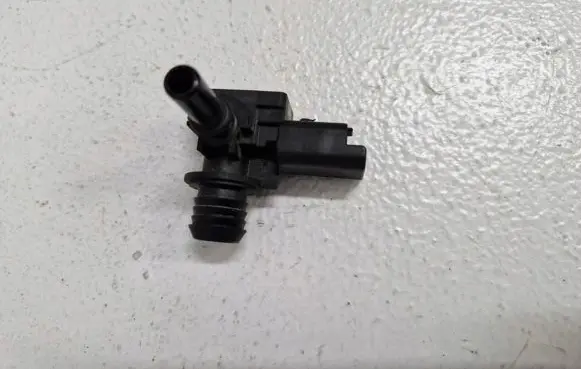 Peugeot 308 Master brake cylinder 9810806380