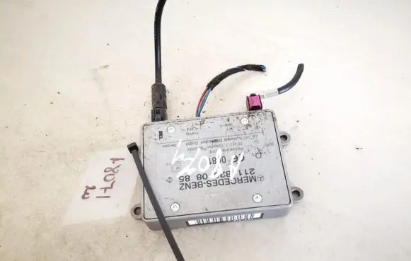 Mercedes-Benz B W245 Antenna control unit 2118200885