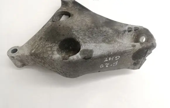 BMW 1 F20 F21 Engine mounting bracket 6788611