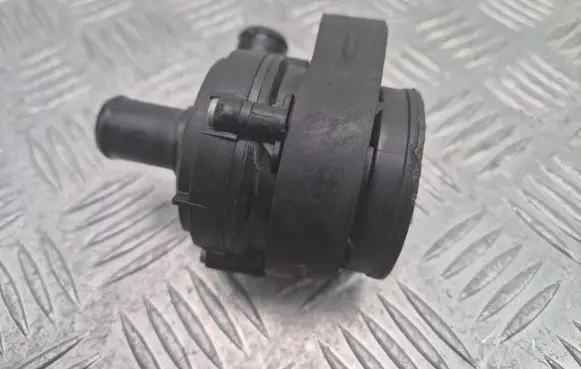 Mercedes-Benz CLA C117 X117 W117 Electric auxiliary coolant/water pump A2048350364 0392023024