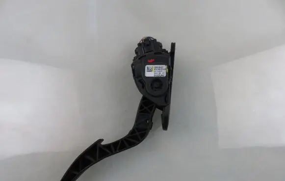 Suzuki Grand Vitara II Accelerator throttle pedal 6PV00907400 I590065J01