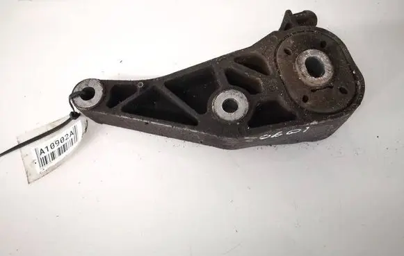 Opel Meriva A Engine mount bracket 131170897JA 131433867JB