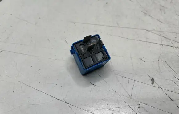 BMW X5 E53 Other relay 6136 6915327 A2313B595313