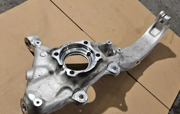 BMW X5 G05 Front wheel hub spindle knuckle 6876655 3121 22877110