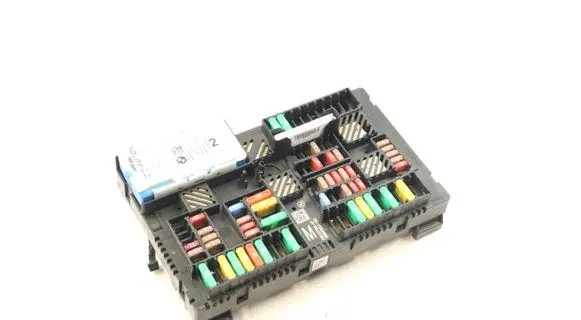 BMW 5 G30 G31 Fuse module 6837091 18B045GA1383 P00127005AP
