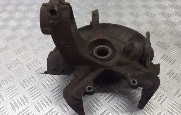 Skoda Fabia Mk1 (6Y) Front wheel hub spindle knuckle