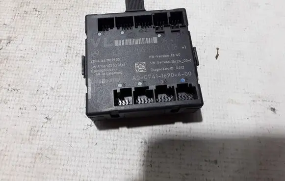 Mercedes-Benz GLA W156 Door control unit/module A1669000318