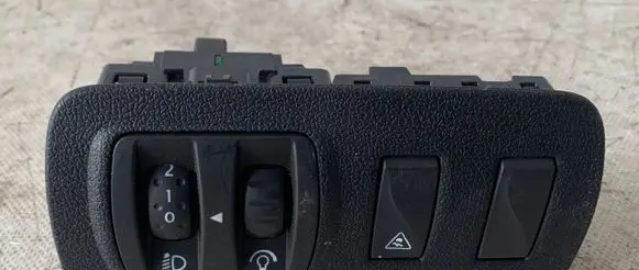 Renault Megane III Headlight level height control switch 648450001R