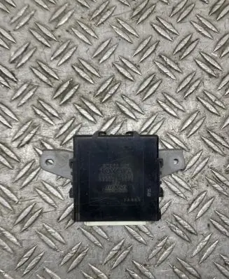 Toyota Prius (XW20) Hazard warning light relay 