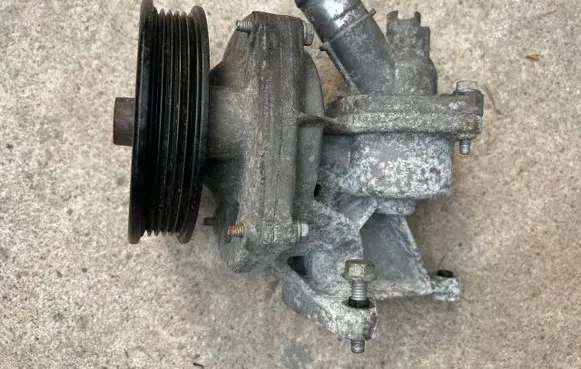 Chevrolet Camaro Water pump 12637140