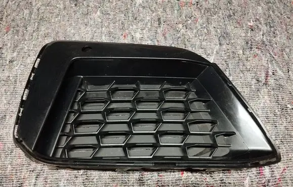 Front bumper lower grill
