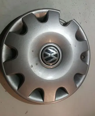 Volkswagen PASSAT B5 R15 wheel hub/cap/trim 1J0601147N