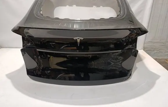 Tesla Model Y Tailgate/trunk/boot lid