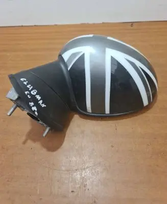 Mini One - Cooper Clubman R55 Front door electric wing mirror 