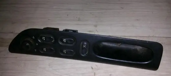 Renault Espace III Wing mirror switch 7700808035