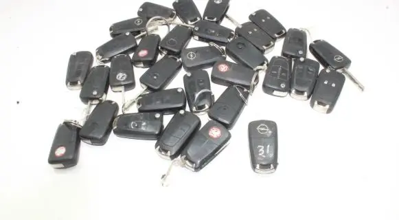 Opel Astra H Ignition key/card 13149658 13149660