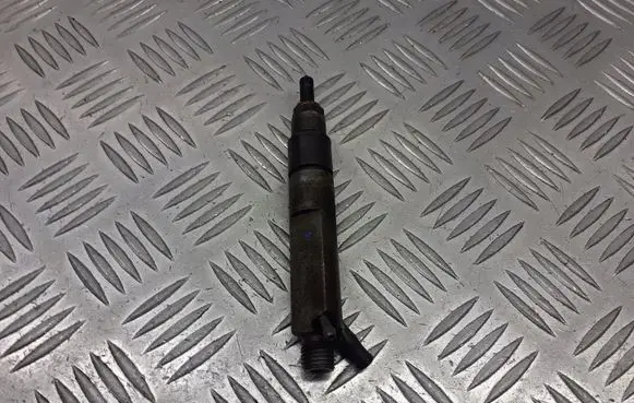 Volkswagen Golf IV Fuel injectors set 028130202P