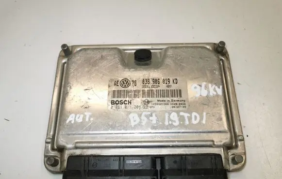 Volkswagen PASSAT B5.5 Engine control unit/module 038906019KD 0281011205