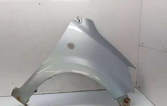 Daihatsu Sirion Fender 