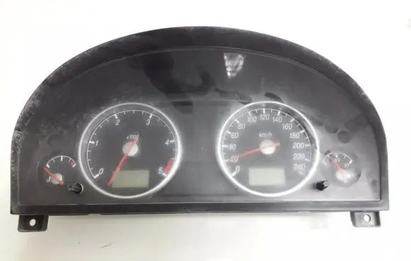 Ford Mondeo Mk III Speedometer (instrument cluster) 1S7F10849 1S7F-10849