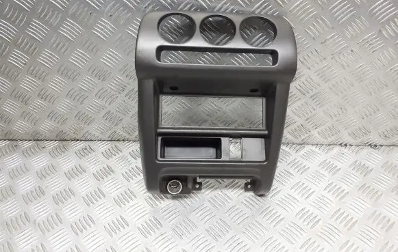 Nissan Micra Radio/GPS head unit trim 682606F600