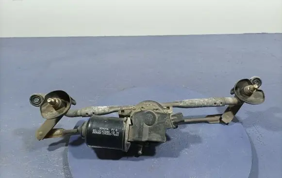 Toyota Prius (NHW20) Front wiper linkage and motor 85110-47080