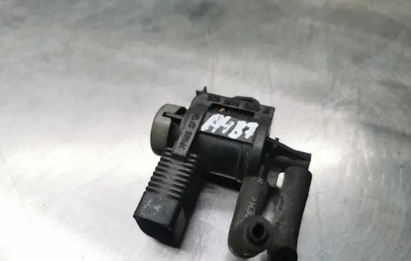 Audi A4 S4 B7 8E 8H Turbo solenoid valve 1K0906283A