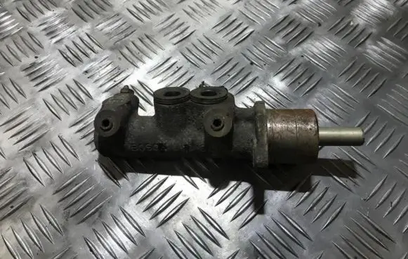 Master brake cylinder