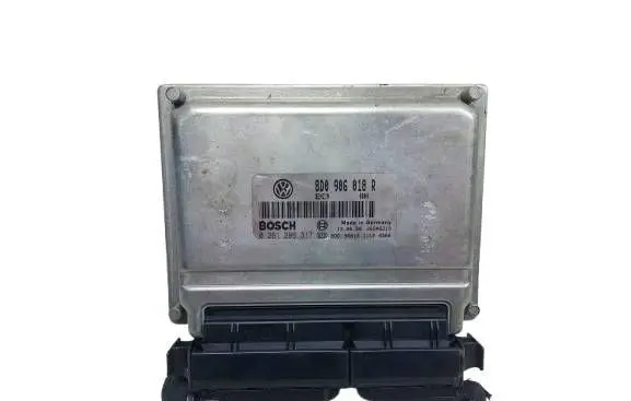 Volkswagen PASSAT B5 Engine control unit/module 8D0906018RKASACJ 8D0906018R 0261206317