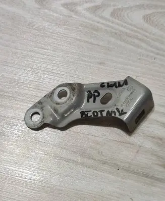 Skoda Scala Fender mounting bracket 654821150A