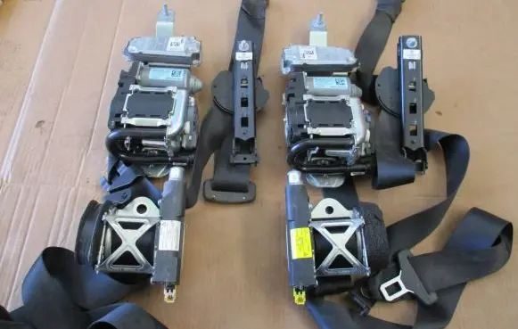 Mercedes-Benz E W212 Set of seat belts 